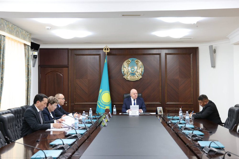 Қазақстан Республикасы Жоғары Сот Кеңесінің Төрағасы Дмитрий Малахов азаматтарды кезекті жеке қабылдау өткізді — Фотосурет 1