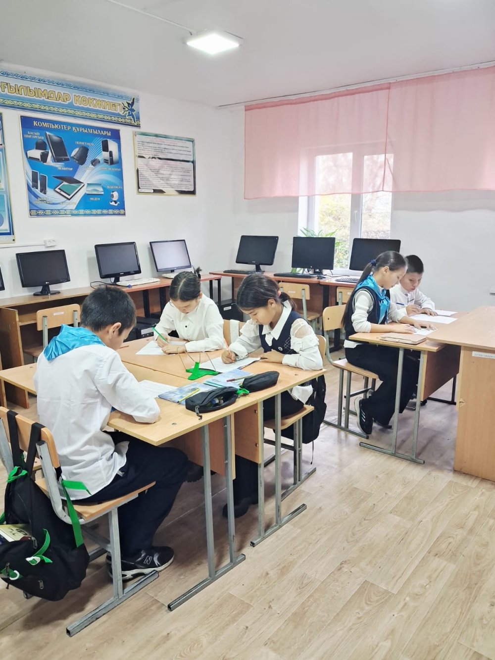 Аудан мектептеріне шығу арқылы әдістемелік талдау өткізілді — Фотосурет 4