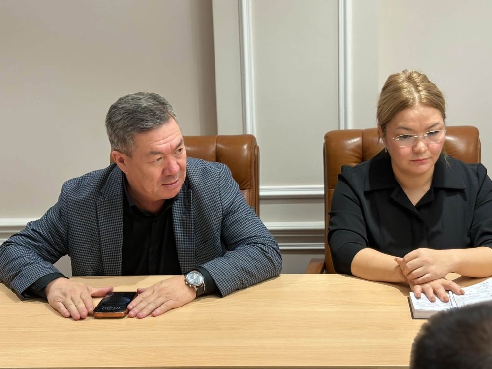ҚАЗАҚСТАН ХАЛЫҚ КЕҢЕСІНІҢ ҚЫЗМЕТІ МЕН ӨҢІРДІҢ ӨЗЕКТІ МӘСЕЛЕЛЕРІ ТАЛҚЫЛАНДЫ — Фотосурет 3