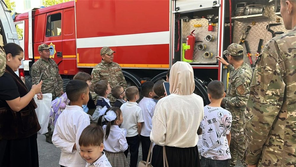 Балалар көзімен әлем: құтқарушылар жас өнерпаздардың қонағында — Фотосурет 4