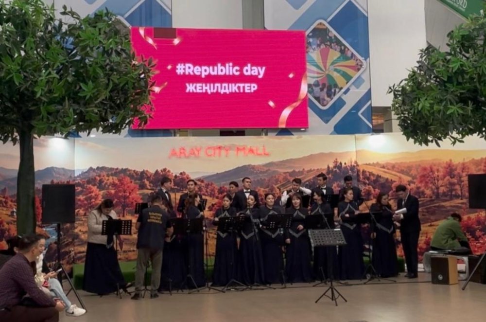 Сауда нысандарында мерекелік іс-шаралар өтуде — Фотосурет 8