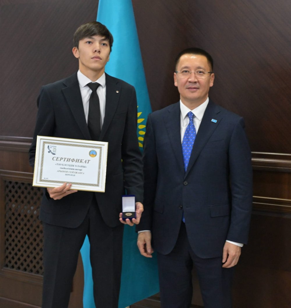 Павлодар облысында Республика күні қарсаңында «Тәуелсіздік ұланы» сыйлығының лауреаттары марапатталды — Фотосурет 21