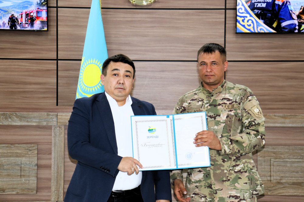 Аудан әкімі құтқарушылар мен сала ардагерлерін құттықтады — Фотосурет 4
