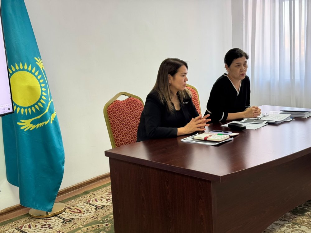 Халықты әлеуметтік қорғау саласындағы реттеу және бақылау комитетінің Қызылорда облысы бойынша Департаментімен «Азаматтарға арналған үкімет» Мемлекеттік корпорациясы» КЕАҚ-ның облыстық филиалының және қалалық бөлімінің қызметкерлеріне семинар-кеңес өткізілді. — Фотосурет 1