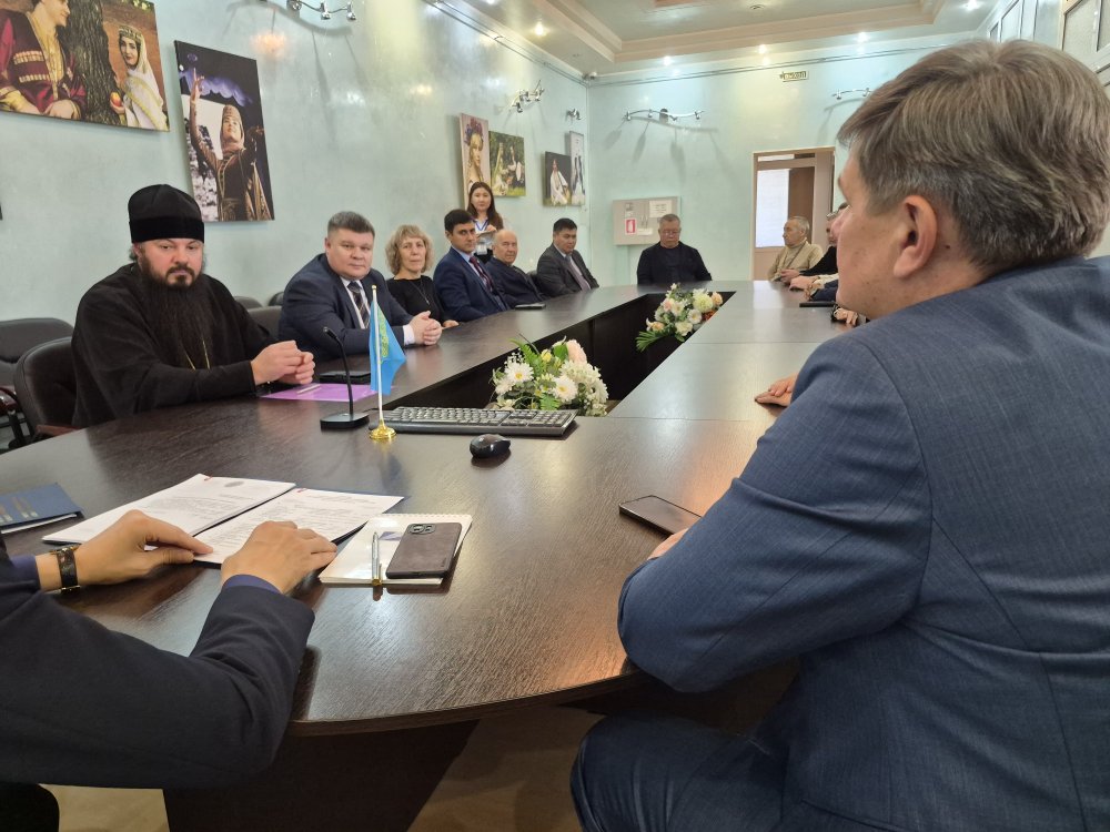Қазақстан Республикасы Күні және Рухани келісім күніне арналған дөңгелек үстел — Фотосурет 5