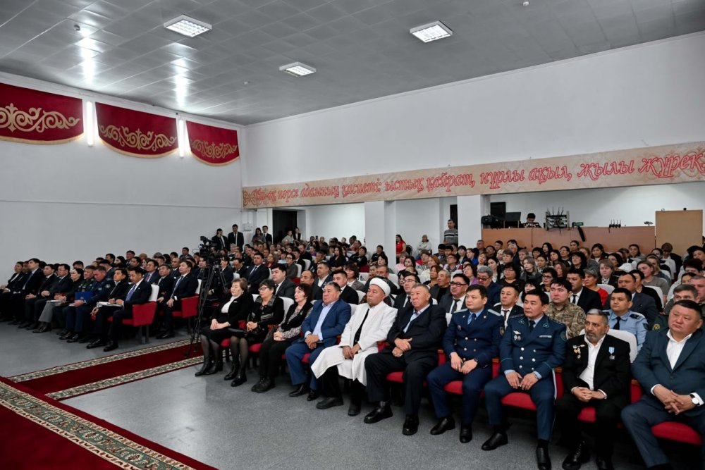 Облыс әкімі Бородулиха ауданының тұрғындарымен кездесті — Фотосурет 8