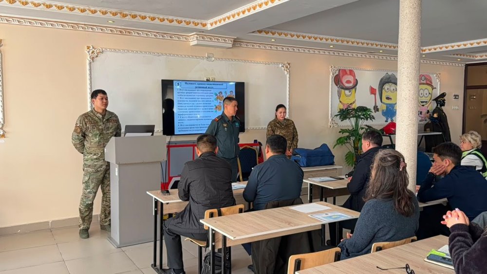 Астанада еріктілерге азаматтық қорғау және қауіпсіздік бойынша оқыту өткізілді — Фотосурет 7