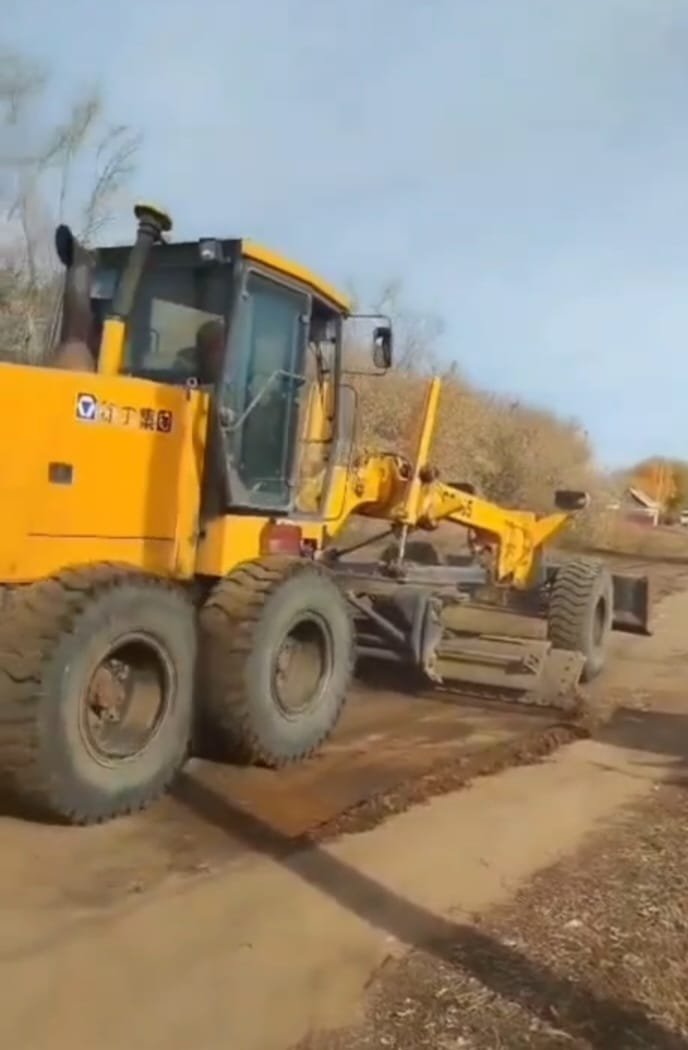 Досовка ауылындағы Березовая көшесінде жол тегістеу