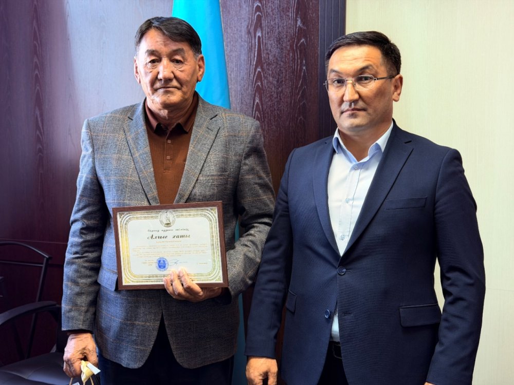 Аудан әкімі VІІІ шақырылымдағы мәслихат депутаттарымен кездесті — Фотосурет 4