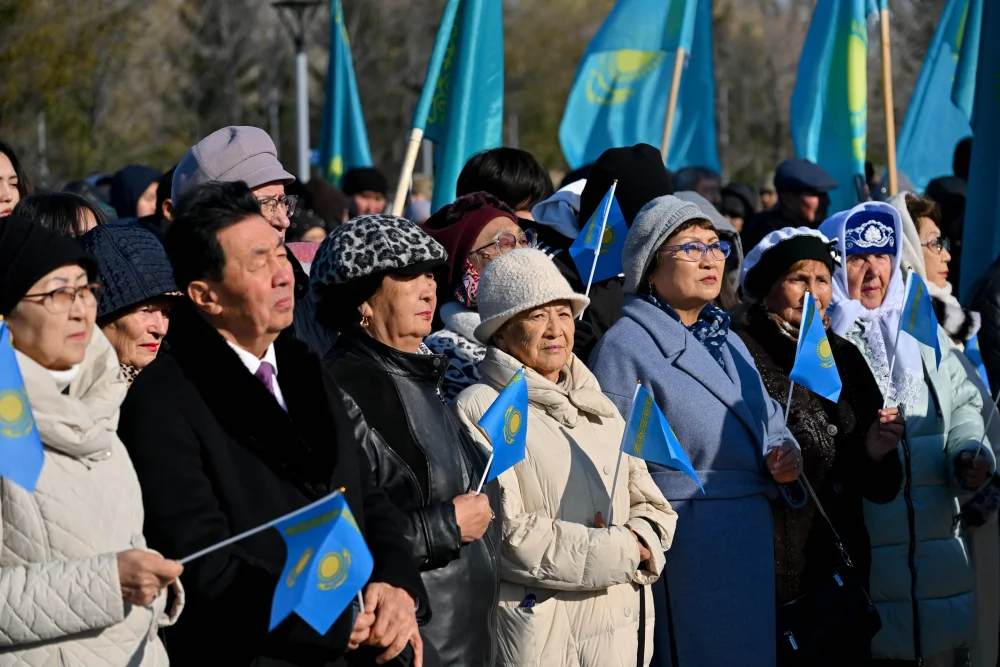 Абай облысында Республика күніне орай Мемлекеттік ту көтеру рәсімі өтті — Фотосурет 12