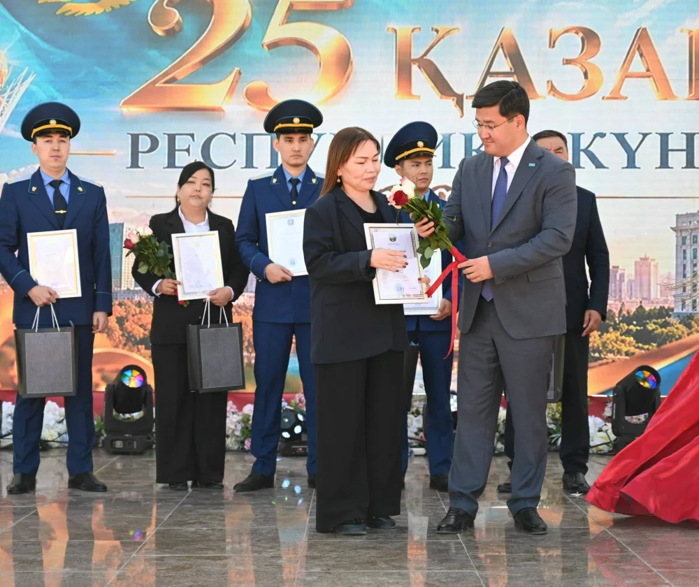 ЖЕТІСАЙДА ҰЛТТЫҚ МЕРЕКЕ ЖОҒАРЫ ДЕҢГЕЙДЕ АТАЛЫП ӨТТІ — Фотосурет 12