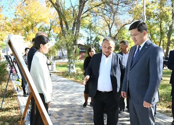 ЖЕТІСАЙДА ҰЛТТЫҚ МЕРЕКЕ ЖОҒАРЫ ДЕҢГЕЙДЕ АТАЛЫП ӨТТІ — Фотосурет 1