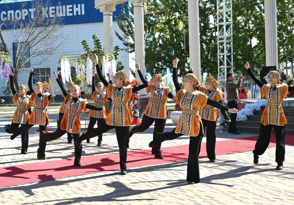 ЖЕТІСАЙДА ҰЛТТЫҚ МЕРЕКЕ ЖОҒАРЫ ДЕҢГЕЙДЕ АТАЛЫП ӨТТІ — Фотосурет 31