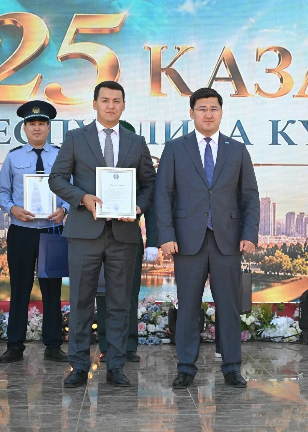 ЖЕТІСАЙДА ҰЛТТЫҚ МЕРЕКЕ ЖОҒАРЫ ДЕҢГЕЙДЕ АТАЛЫП ӨТТІ — Фотосурет 20