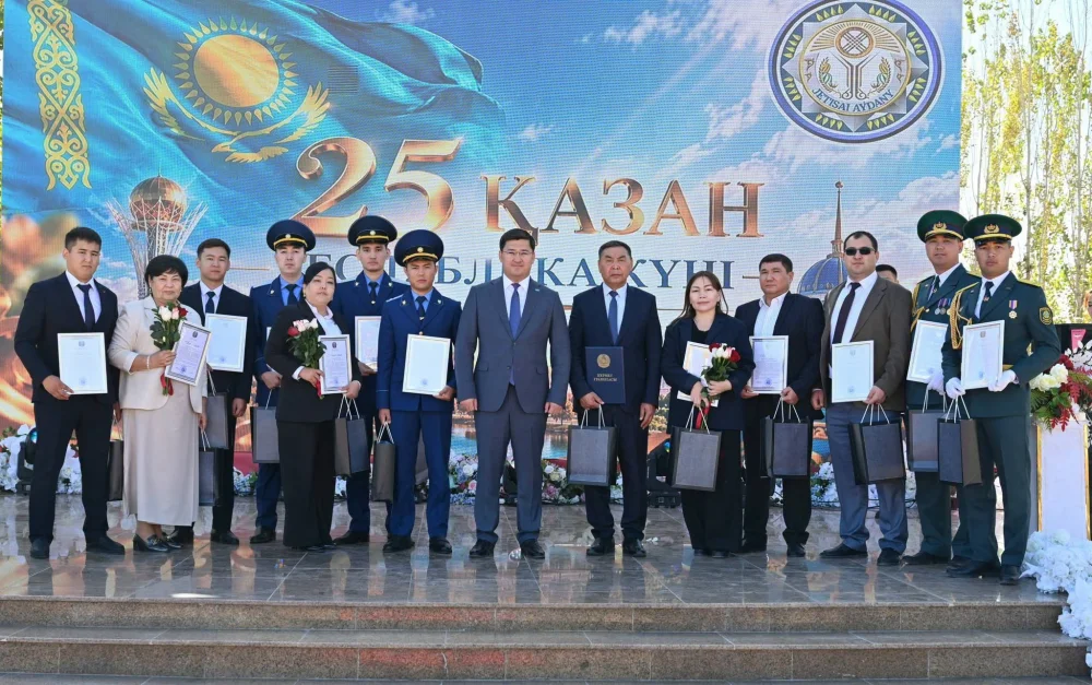 ЖЕТІСАЙДА ҰЛТТЫҚ МЕРЕКЕ ЖОҒАРЫ ДЕҢГЕЙДЕ АТАЛЫП ӨТТІ — Фотосурет 17