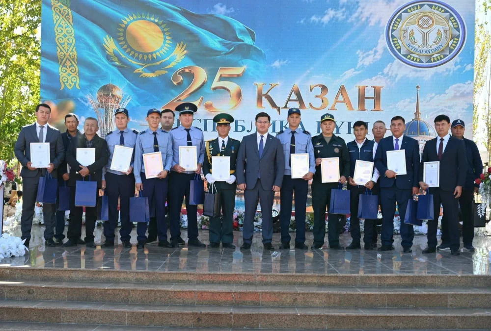 ЖЕТІСАЙДА ҰЛТТЫҚ МЕРЕКЕ ЖОҒАРЫ ДЕҢГЕЙДЕ АТАЛЫП ӨТТІ — Фотосурет 24