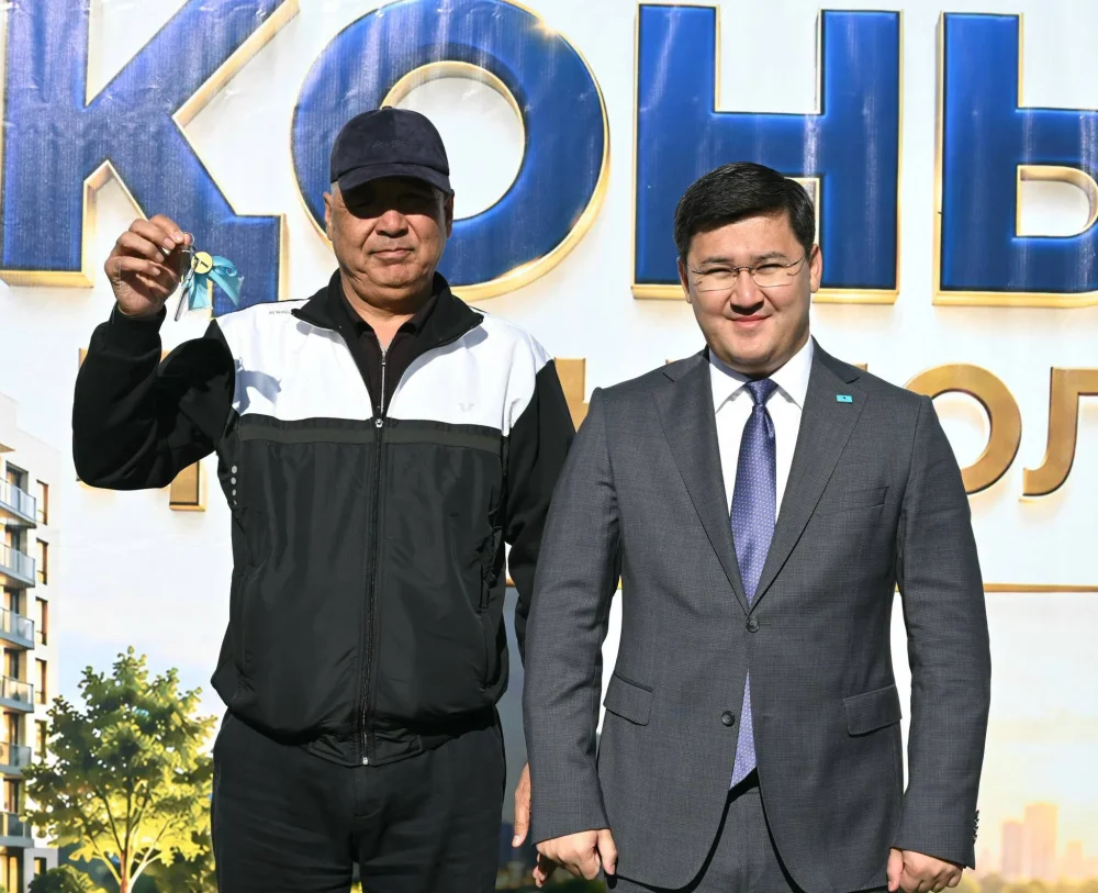 МЕРЕКЕГЕ ТАРТУ: ЖЕТІСАЙЛЫҚ 20 ОТБАСЫНА БАСПАНА КІЛТІ ТАБЫСТАЛДЫ — Фотосурет 6