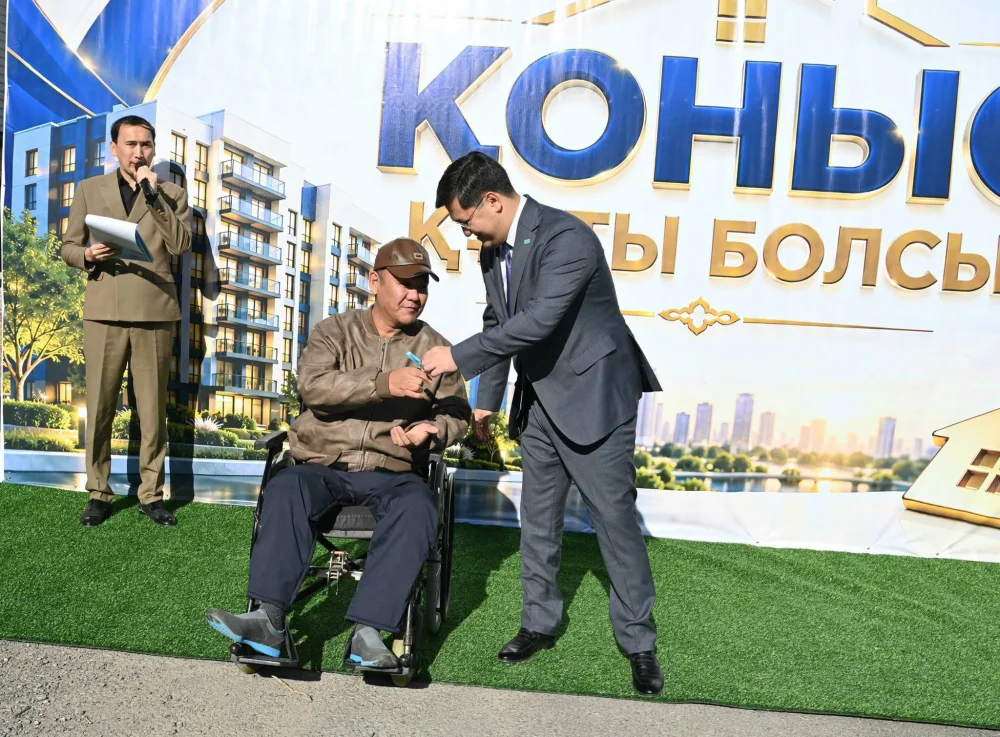 МЕРЕКЕГЕ ТАРТУ: ЖЕТІСАЙЛЫҚ 20 ОТБАСЫНА БАСПАНА КІЛТІ ТАБЫСТАЛДЫ — Фотосурет 9