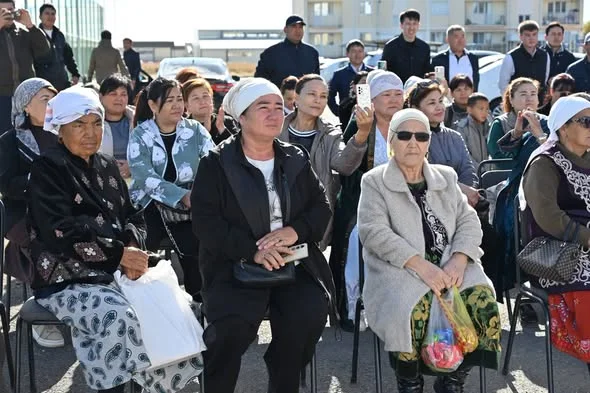 МЕРЕКЕГЕ ТАРТУ: ЖЕТІСАЙЛЫҚ 20 ОТБАСЫНА БАСПАНА КІЛТІ ТАБЫСТАЛДЫ — Фотосурет 2