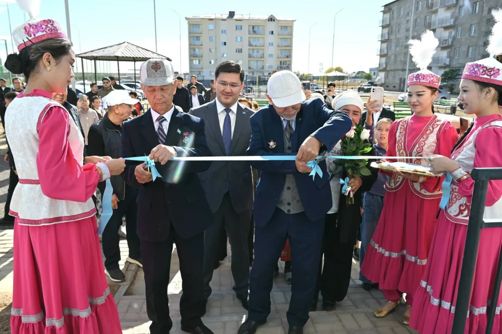 МЕРЕКЕГЕ ТАРТУ: ЖЕТІСАЙЛЫҚ 20 ОТБАСЫНА БАСПАНА КІЛТІ ТАБЫСТАЛДЫ — Фотосурет 17