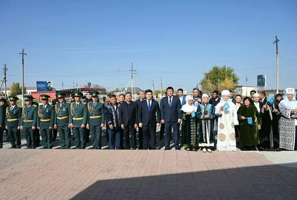 ЖЕТІСАЙДА «РЕСПУБЛИКА КҮНІНЕ» ОРАЙ МЕМЛЕКЕТТІК ТУ КӨТЕРІЛДІ — Фотосурет 1