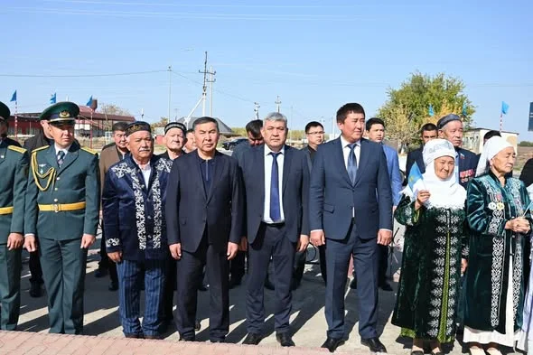 ЖЕТІСАЙДА «РЕСПУБЛИКА КҮНІНЕ» ОРАЙ МЕМЛЕКЕТТІК ТУ КӨТЕРІЛДІ — Фотосурет 4