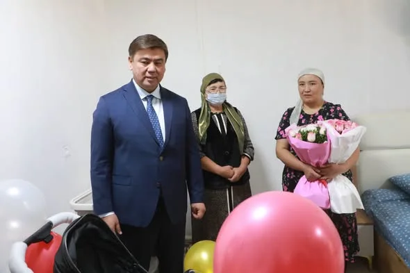 ТҮРКІСТАН: САРЫАҒАШТА ҮШЕМ ДҮНИЕГЕ КЕЛДІ — Фотосурет 2