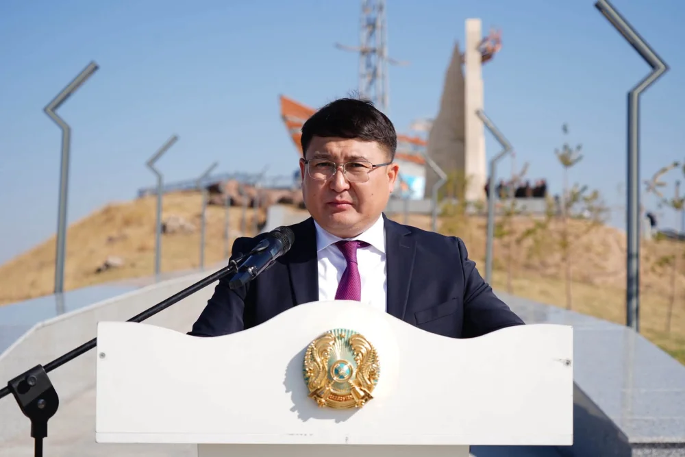 РЕСПУБЛИКА КҮНІНЕ ОРАЙ МЕМЛЕКЕТТІК ТУ КӨТЕРУ РӘСІМІ ӨТТІ — Фотосурет 1