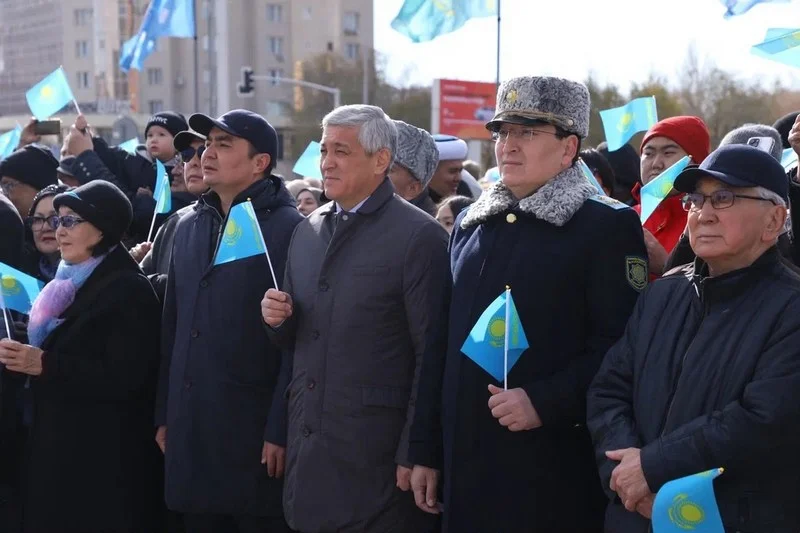 Қарағандыда Республика күніне орай Мемлекеттік Ту көтерілді