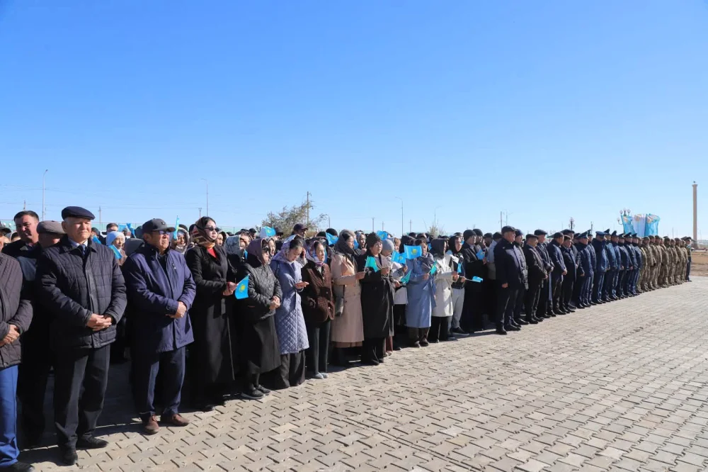 Республика күніне орай мемлекеттік Ту көтеру рәсімі өтті — Фотосурет 16
