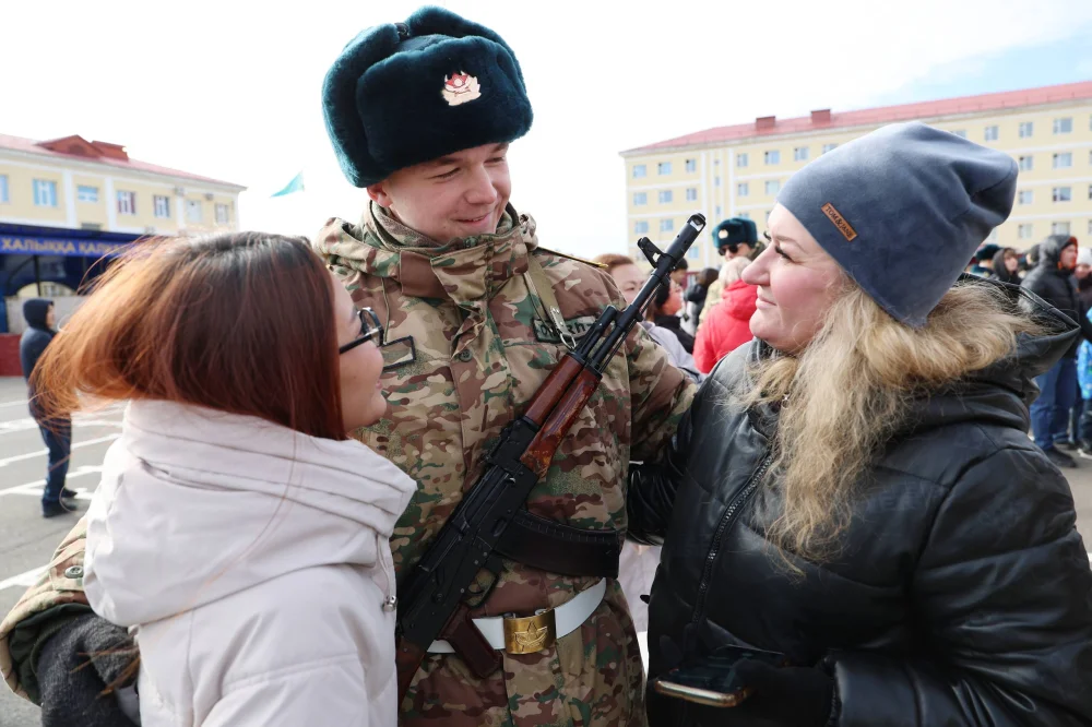 Республика күні қарсаңында Астанада 750-ге жуық ұландық әскери ант қабылдады — Фотосурет 5