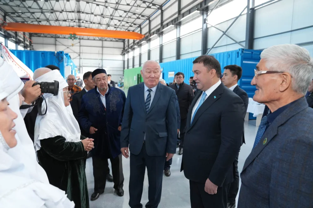 ПРЕЗИДЕНТ ТАПСЫРМАСЫ: ТҮРКІСТАН ОБЛЫСЫ КЕНТАУ ҚАЛАСЫНДА ЖАҢА ЗАУЫТ ІСКЕ ҚОСЫЛДЫ — Фотосурет 2