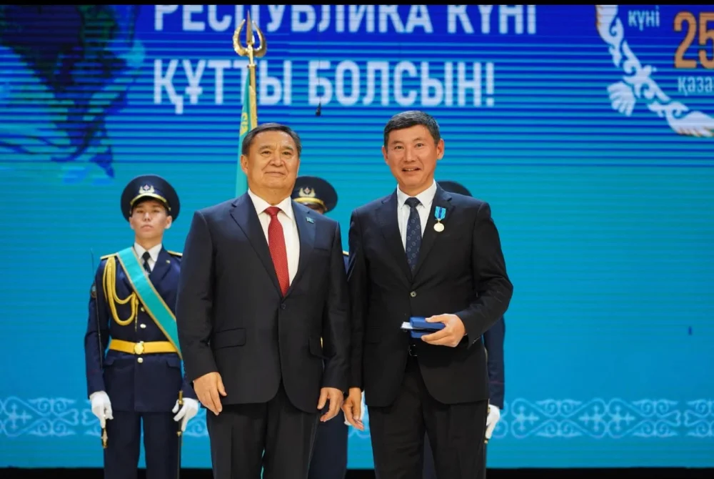 Қазақстан Республикасы күні Атбасар ауданының әкімі Кенеш Ғалибекұлы Әлімжанов «Ерен еңбегі үшін» медалімен марапатталды.