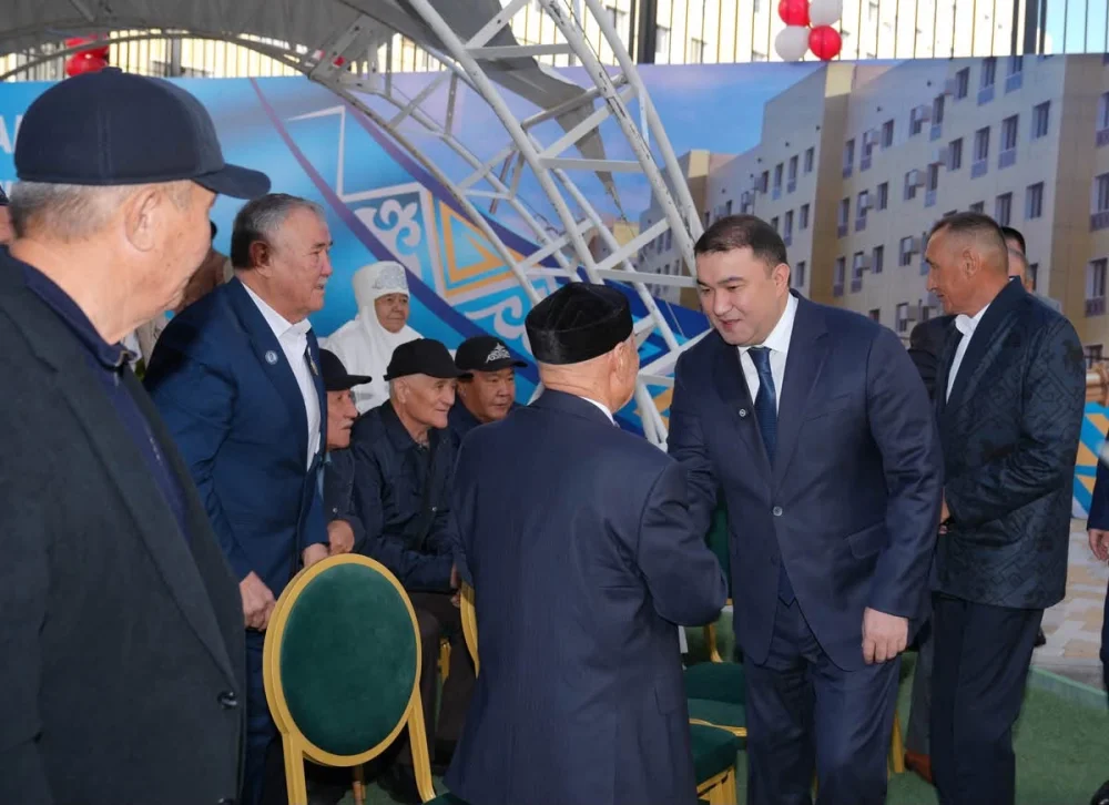 РЕСПУБЛИКА КҮНІНДЕ ТҮРКІСТАНДА 14 ТҰРҒЫН ҮЙ, 600-ГЕ ЖУЫҚ ПӘТЕР ПАЙДАЛАНУҒА БЕРІЛДІ — Фотосурет 3