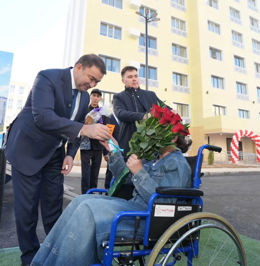 РЕСПУБЛИКА КҮНІНДЕ ТҮРКІСТАНДА 14 ТҰРҒЫН ҮЙ, 600-ГЕ ЖУЫҚ ПӘТЕР ПАЙДАЛАНУҒА БЕРІЛДІ — Фотосурет 1