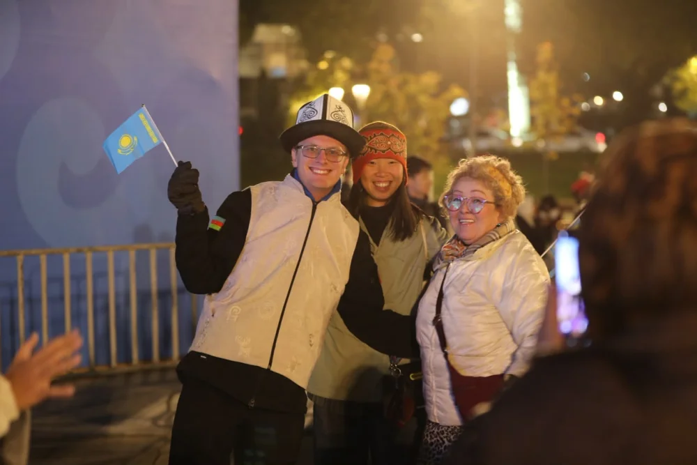 Алматыда Республика күніне орай мерекелік концерт өтті — Фотосурет 2