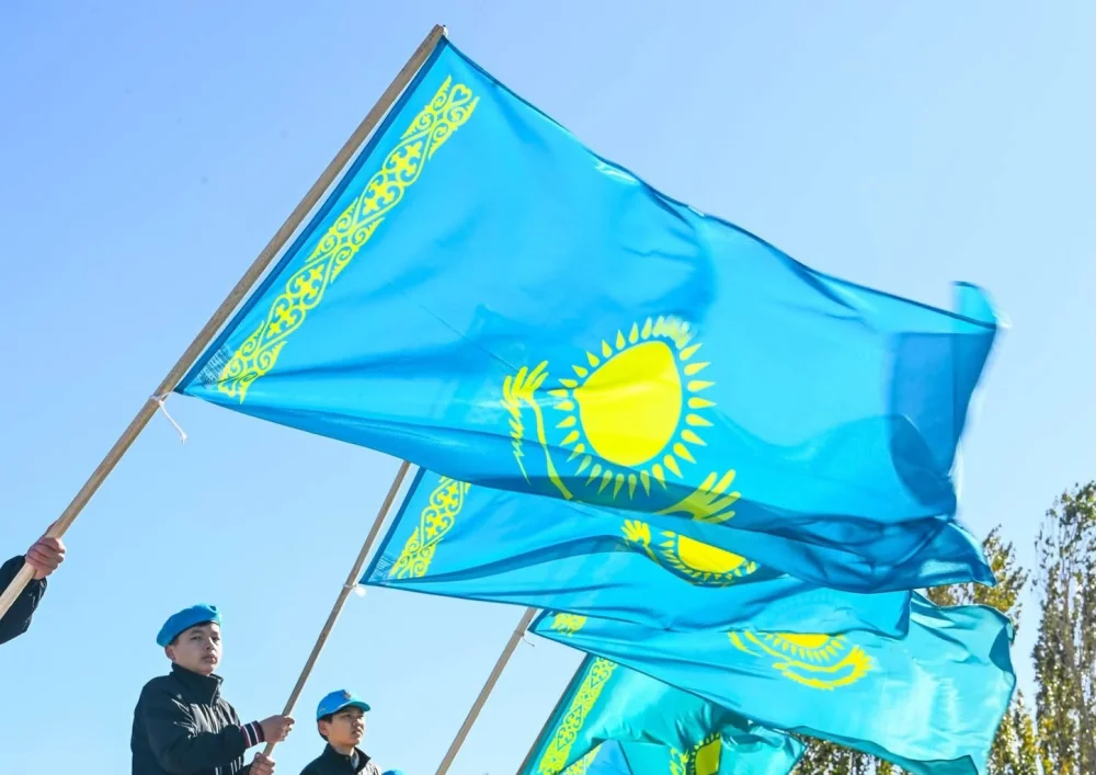 МЕМЛЕКЕТТІК ТУ КӨТЕРУ РӘСІМІ ӨТТІ — Фотосурет 2