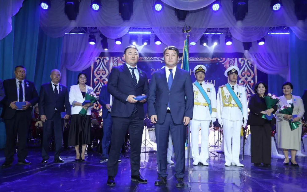 Маңғыстауда Республика күніне орай салтанатты жиын өтті — Фотосурет 7