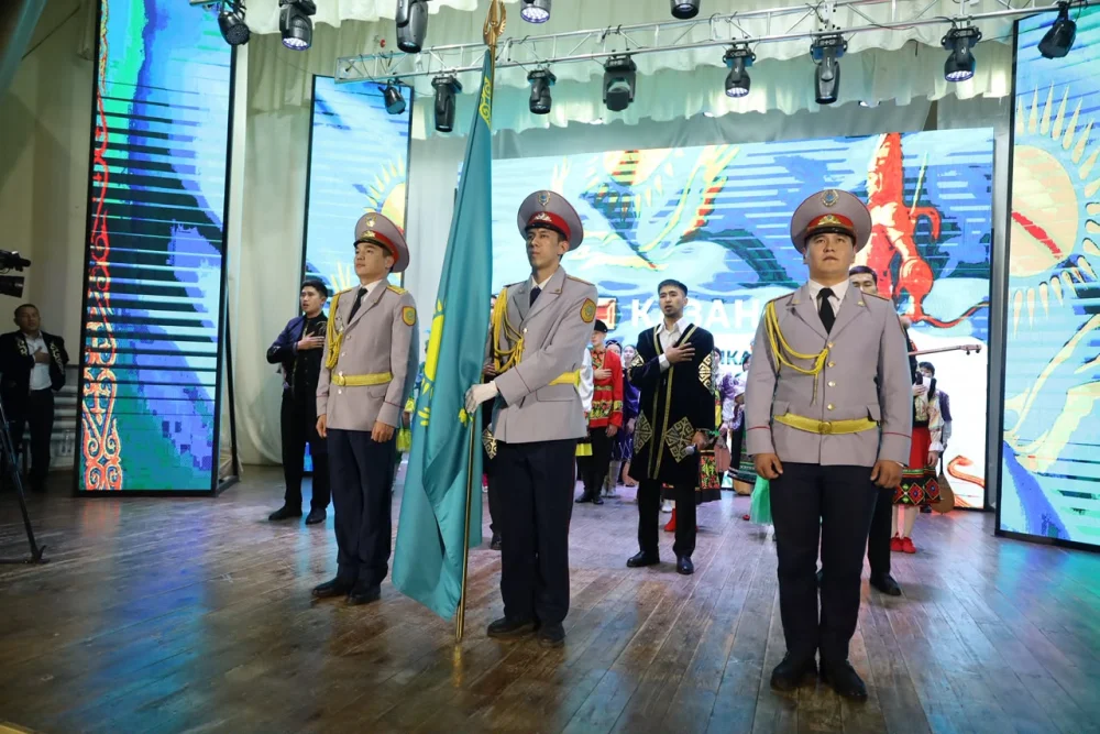 23 қазанда аудандық Мәдениет үйінде Республика күніне және Қазақстан Республикасы Тәуелсіздігінің 35 жылдығына арналған «Рухы биік Қазақстан!» атты салтанатты концерт өтті. — Фотосурет 26