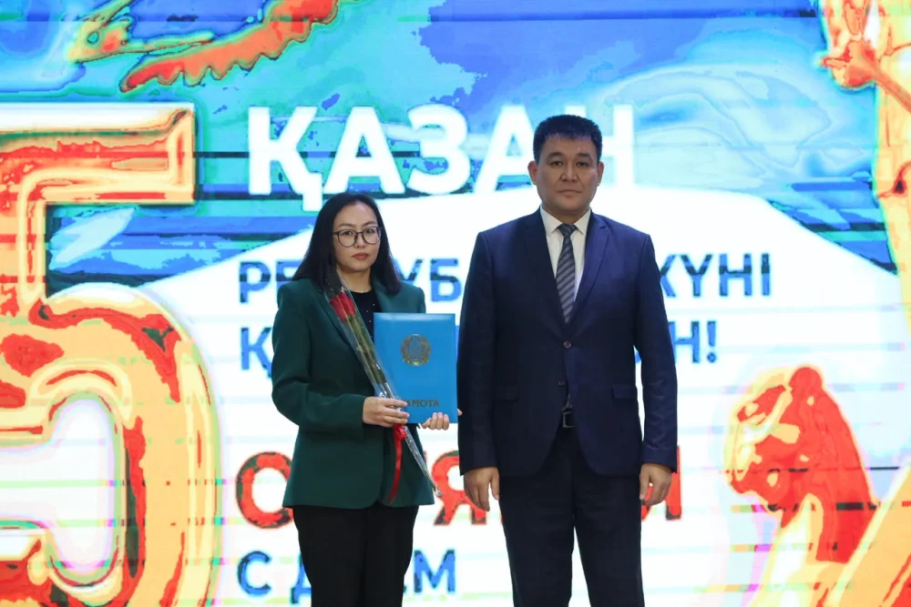 23 қазанда аудандық Мәдениет үйінде Республика күніне және Қазақстан Республикасы Тәуелсіздігінің 35 жылдығына арналған «Рухы биік Қазақстан!» атты салтанатты концерт өтті. — Фотосурет 18