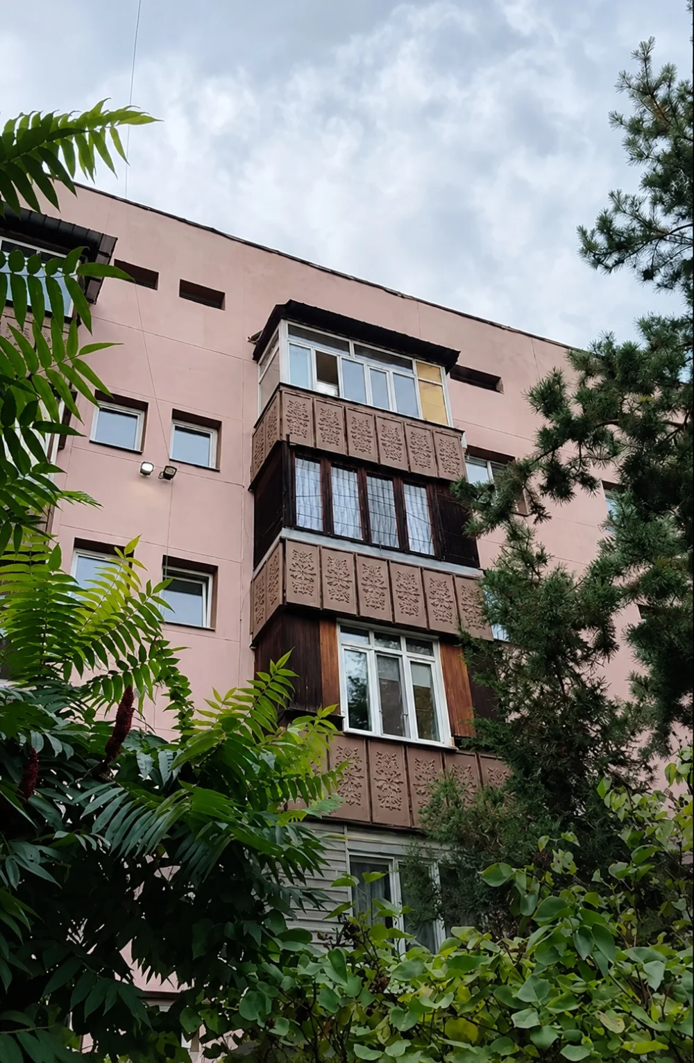 Назарбаев даңғылындағы жаңартылған қасбеттер: тұрғын үйлердің кешенді жаңғыруы — Фотосурет 2