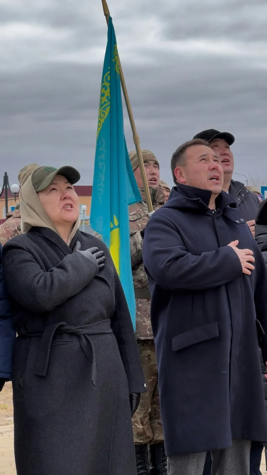Целиноград ауданының әкімі Мемлекеттік ту көтеру рәсіміне қатысты — Фотосурет 2