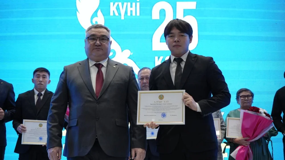ЖАҢАСЕМЕЙ АУДАНЫНДА РЕСПУБЛИКА КҮНІНЕ АРНАЛҒАН САЛТАНАТТЫ ЖИЫН ӨТТІ — Фотосурет 6