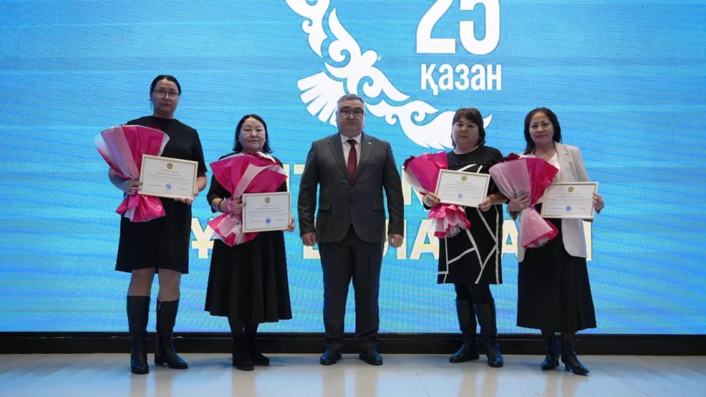 ЖАҢАСЕМЕЙ АУДАНЫНДА РЕСПУБЛИКА КҮНІНЕ АРНАЛҒАН САЛТАНАТТЫ ЖИЫН ӨТТІ — Фотосурет 3