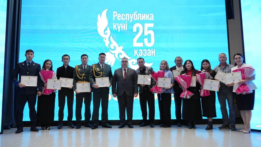 ЖАҢАСЕМЕЙ АУДАНЫНДА РЕСПУБЛИКА КҮНІНЕ АРНАЛҒАН САЛТАНАТТЫ ЖИЫН ӨТТІ — Фотосурет 9