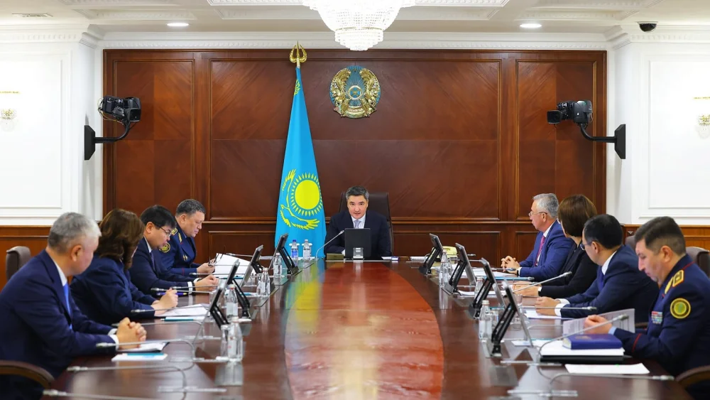 2026 жылғы 27 қазанда Қазақстан Премьер-министрі Олжас Бектеновтің төрағалығымен «Заң мен тәртіп» конституциялық қағидатын жүзеге асыру жөніндегі ведомствоаралық комиссиясының отырысы өткізілді.