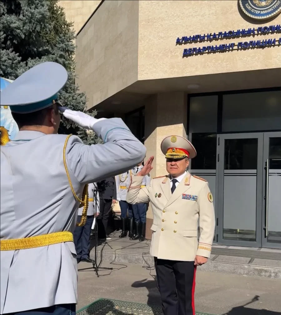 Алматы полициясы жас қызметкерлермен толықты: олар ант қабылдады