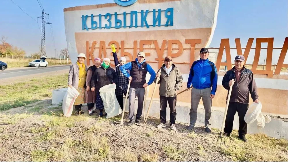 ТУРКЕСТАН: В КАЗЫГУРТСКОМ РАЙОНЕ ПРОШЁЛ МАСШТАБНЫЙ СУББОТНИК «ОБОЧИНА ДОРОГИ — ЛИЦО СТРАНЫ» — Фотосурет 5