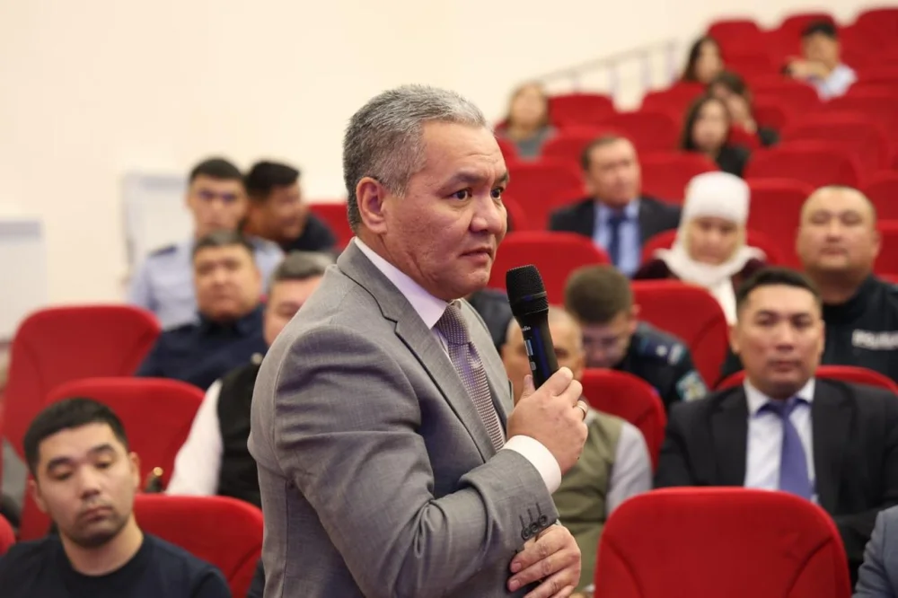 Қала әкімі Кеңөзек ауылдық округінің тұрғындарымен кездесті — Фотосурет 3