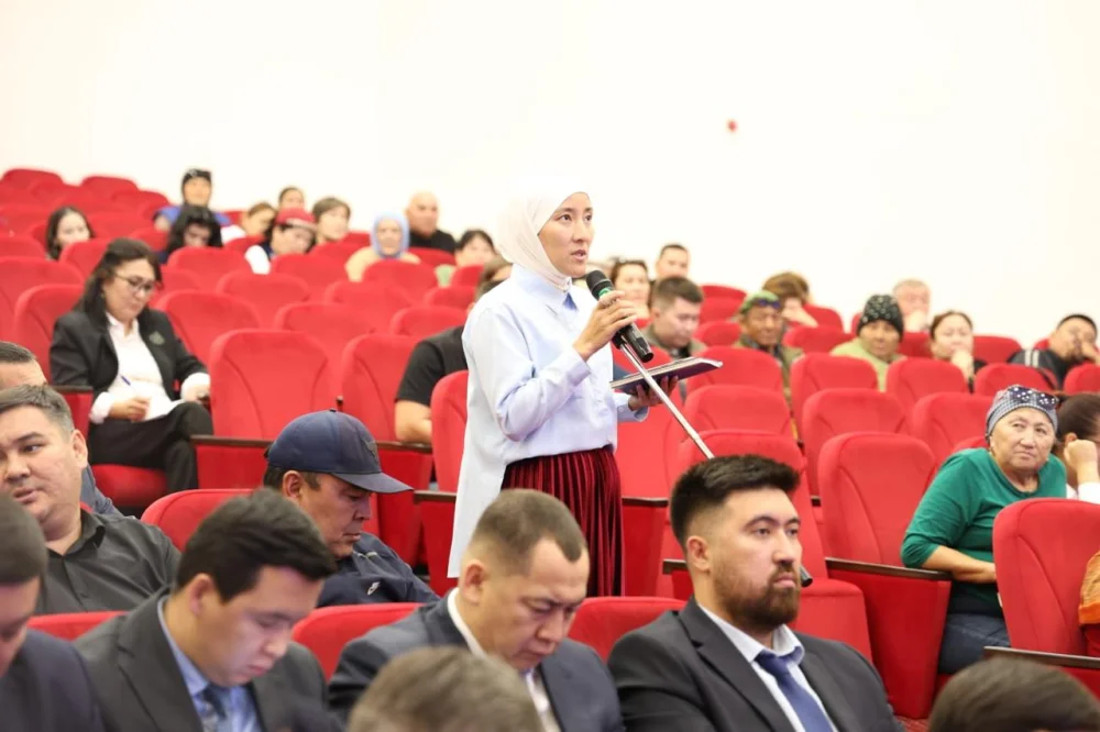 Қала әкімі Кеңөзек ауылдық округінің тұрғындарымен кездесті — Фотосурет 2